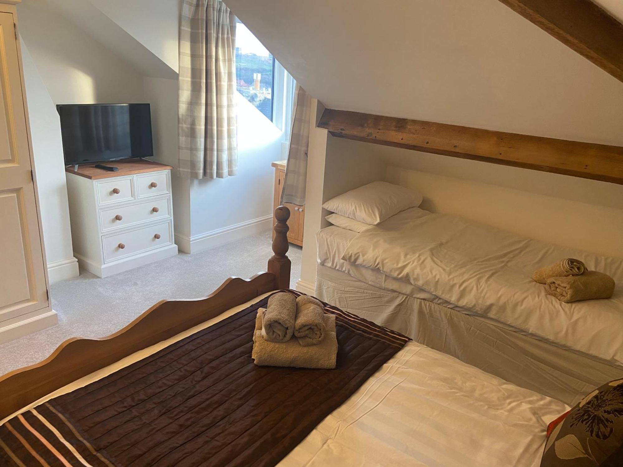 County Loft Penthouse Apartment Whitby Bagian luar foto